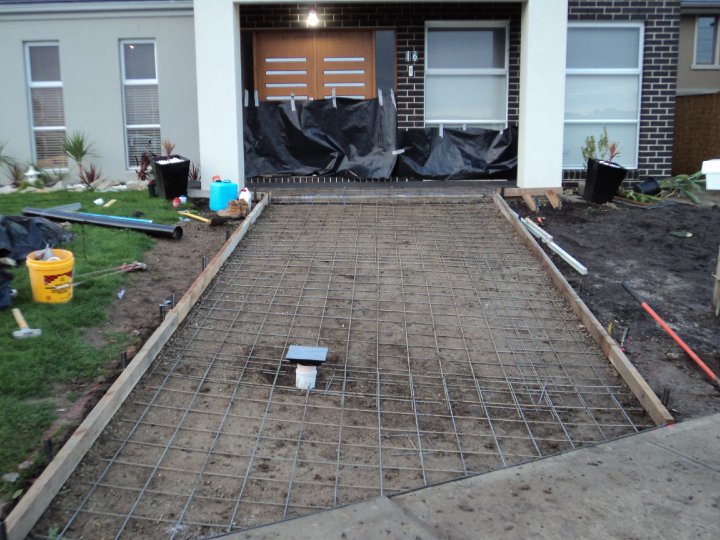 Tips on pouring your own concrete driveway